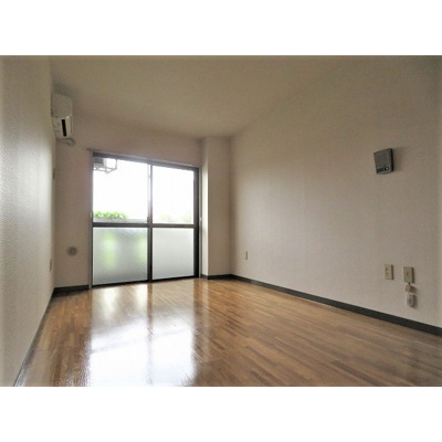 【居間・リビング】 | キャッスル・日野台 | 洋室