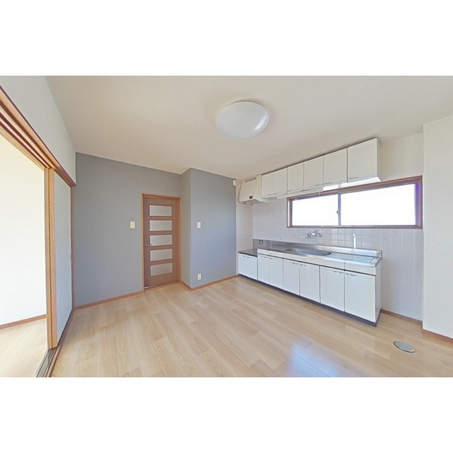 市橋1丁目永田アパートの居間・リビング|DK７帖