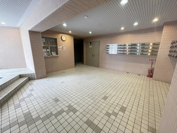 藤和宮前平コープのエントランス|管理が行き届いて、きれいなエントランスです