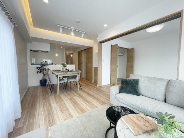 藤和宮前平コープの居間・リビング|キッチンからリビングダイニングまで見渡せて、ご家族のコミュニケーションも取りやすい間取りです