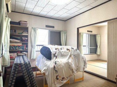 【洋室】 | 西脇市西脇店舗付き住宅 | 2階洋室