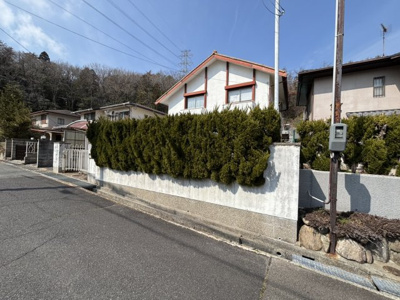 【外観】 | 大池見山台上物付土地 | ■前面道路との高低差はほとんどありません