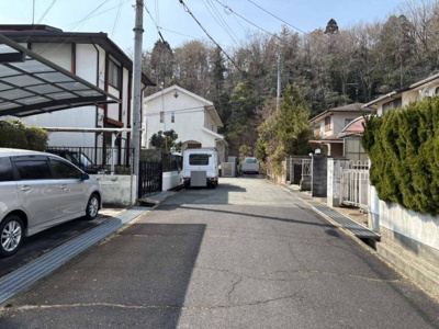 【前面道路含む現地写真】 | 大池見山台上物付土地 | ■前面道路は幅員約6.0mです。