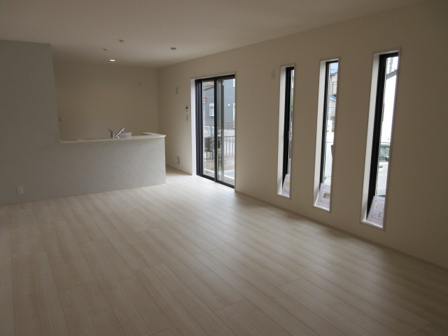 【仲介手数料無料】新築戸建　リーブルガーデン熊谷市新堀新田650-6（全1棟）の居間・リビング