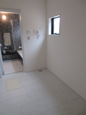 【仲介手数料無料】新築戸建　リーブルガーデン熊谷市新堀新田650-6（全1棟）のランドリースペース