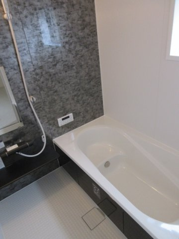 【仲介手数料無料】新築戸建　リーブルガーデン熊谷市新堀新田650-6（全1棟）の浴室