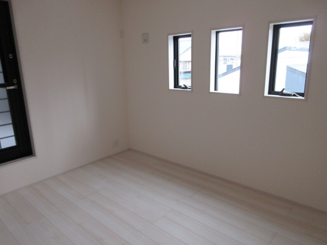 【仲介手数料無料】新築戸建　リーブルガーデン熊谷市新堀新田650-6（全1棟）の洋室