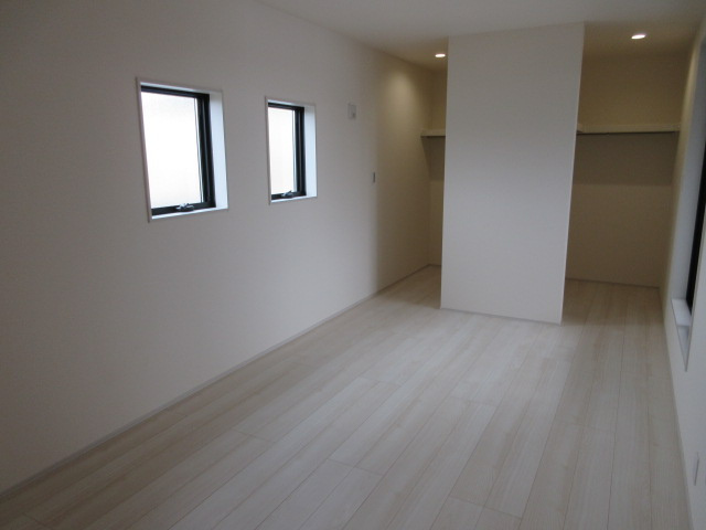【仲介手数料無料】新築戸建　リーブルガーデン熊谷市新堀新田650-6（全1棟）の洋室