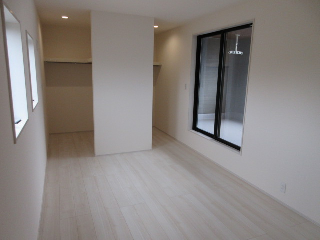 【仲介手数料無料】新築戸建　リーブルガーデン熊谷市新堀新田650-6（全1棟）の洋室