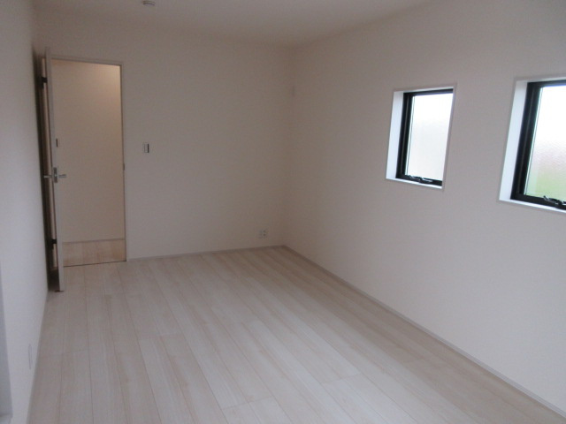 【仲介手数料無料】新築戸建　リーブルガーデン熊谷市新堀新田650-6（全1棟）の洋室