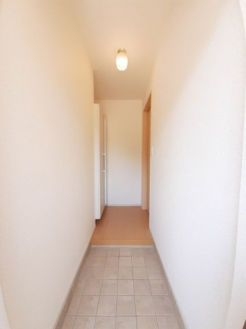 アンソレイエⅡの玄関