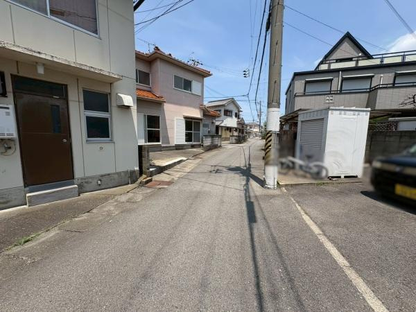和歌山市紀三井寺　中古戸建の前面道路含む現地写真