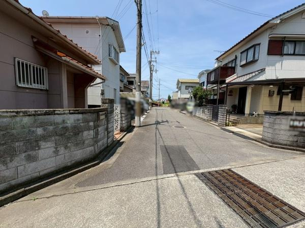 和歌山市紀三井寺　中古戸建の前面道路含む現地写真