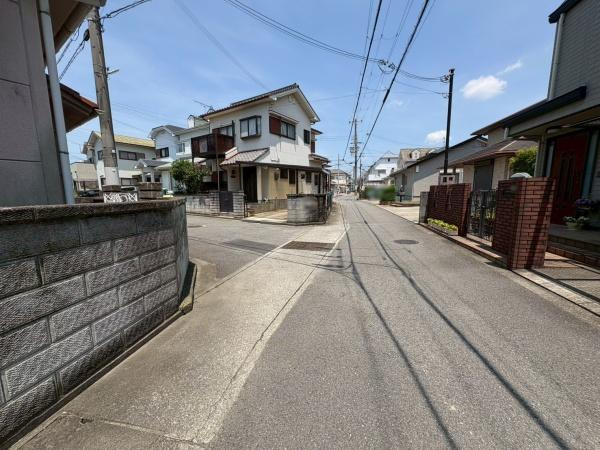 和歌山市紀三井寺　中古戸建の前面道路含む現地写真