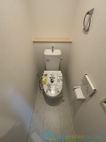 秦野市曽屋4期　新築戸建　全8棟1号棟のトイレ