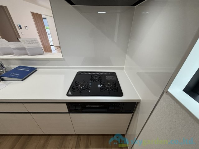 秦野市曽屋4期　新築戸建　全8棟1号棟のキッチン