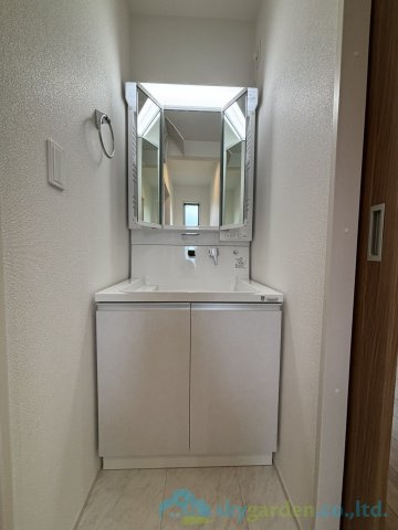 秦野市曽屋4期　新築戸建　全8棟1号棟の独立洗面台