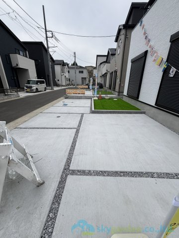 秦野市曽屋4期　新築戸建　全8棟1号棟の駐車場