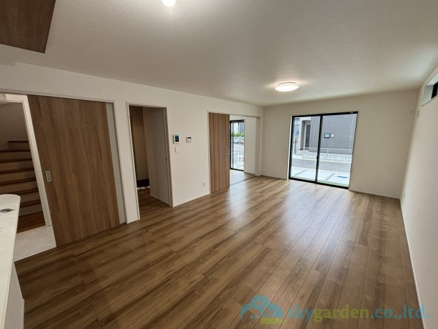 秦野市曽屋4期　新築戸建　全8棟1号棟の居間・リビング