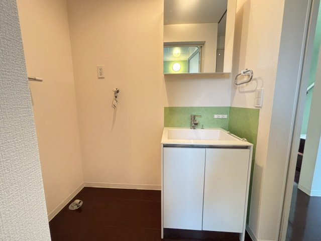 ミグ・ノンの独立洗面台|独立洗面台です