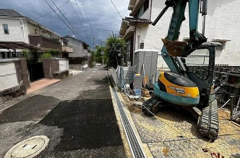 堺市西区堀上緑町　新築一戸建ての前面道路含む現地写真