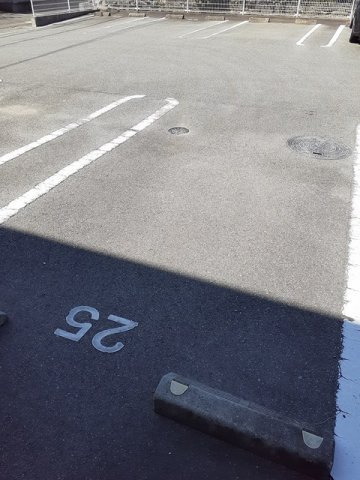 プリムローズ　南浜Ａの駐車場|駐車場があるので、車を買う予定の方も安心です