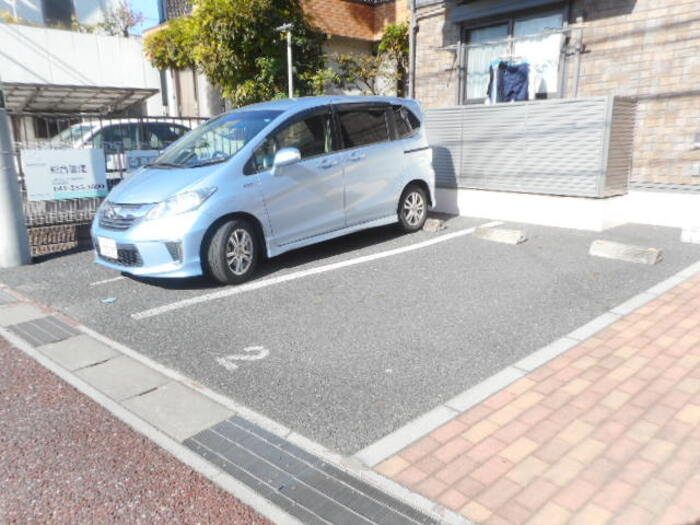 シャルマン南八幡の駐車場