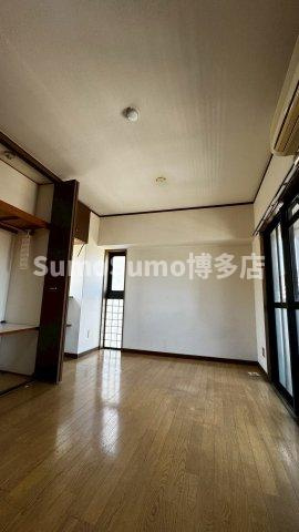 シティパレス天神南の居間・リビング|こちらのリビングで趣味の時間をお楽しみください