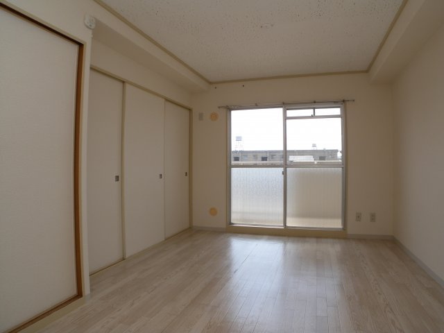 檜笠ハイツの居間・リビング