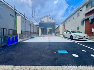 【前面道路含む現地写真】