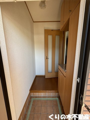 【玄関】 | アルメールＡ | 反転タイプのお部屋です（現況を優先します）