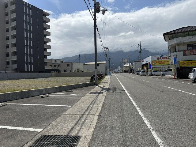 坂井町3丁目　事業用地の前面道路含む現地写真