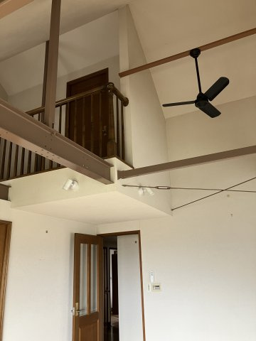 西伯郡伯耆町岸本　中古住宅の居間・リビング