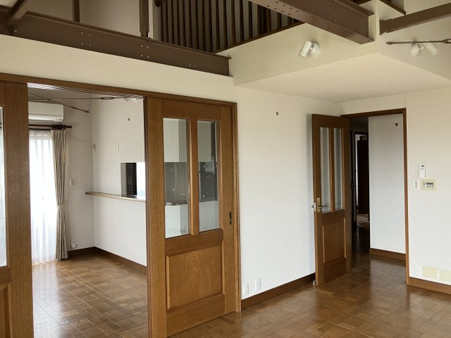 西伯郡伯耆町岸本　中古住宅の居間・リビング