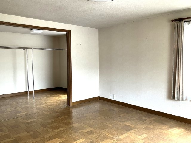 西伯郡伯耆町岸本　中古住宅の洋室|２階洋室