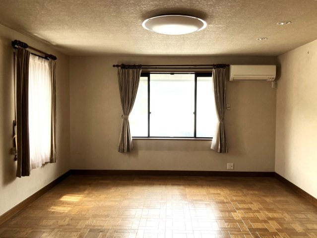 西伯郡伯耆町岸本　中古住宅の洋室|２階洋室