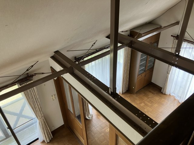 西伯郡伯耆町岸本　中古住宅の居間・リビング|小屋裏より撮影