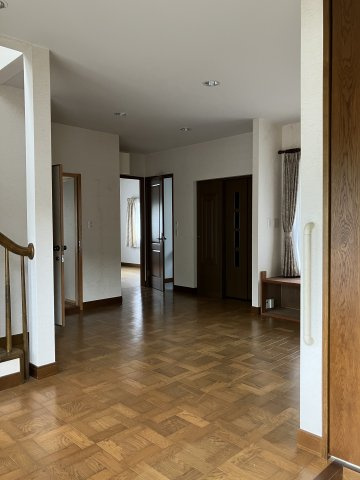 西伯郡伯耆町岸本　中古住宅の玄関|玄関ホール