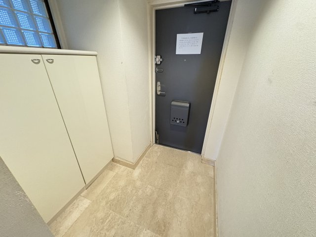 ワコーレ朝霧シーサイトヒルズの玄関