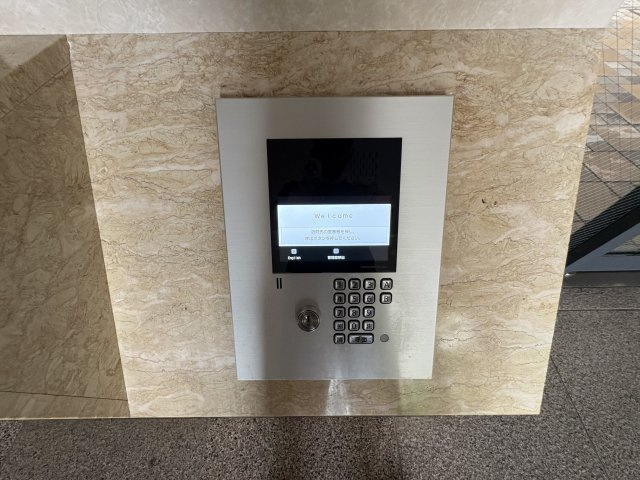 ワコーレ朝霧シーサイトヒルズのエントランス