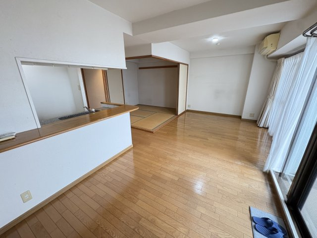 ワコーレ朝霧シーサイトヒルズの居間・リビング