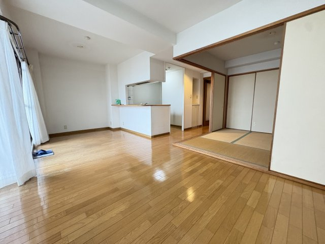 ワコーレ朝霧シーサイトヒルズの居間・リビング