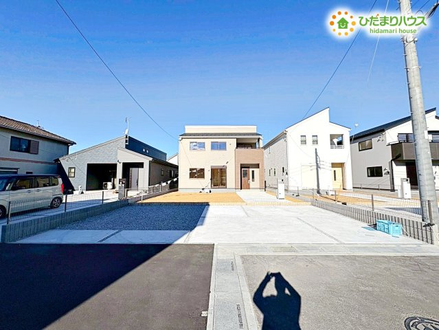 行田市城西第2　新築一戸建て　リーブルガーデン　02の駐車場|並列駐車4台可能でカーライフも楽しめちゃう♪