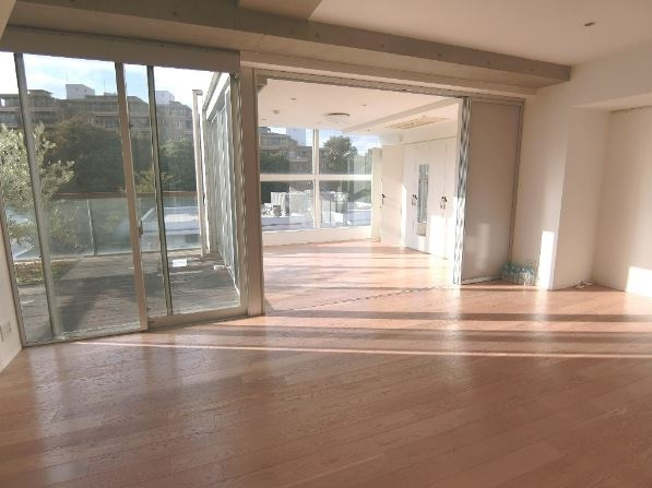 港区南麻布５丁目の賃貸マンションのその他|リビング
