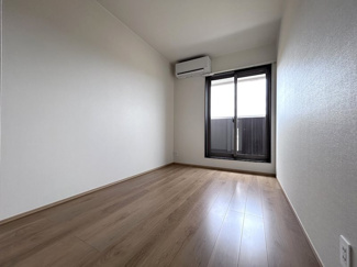 【洋室】 | BlueberryB | 個人の部屋や寝室として使える洋室です