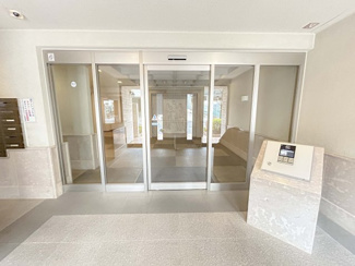 【エントランス】