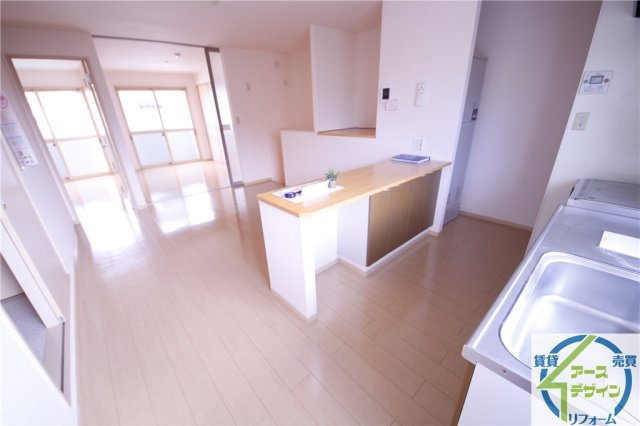 ローテローゼさかえの居間・リビング|※類似部屋