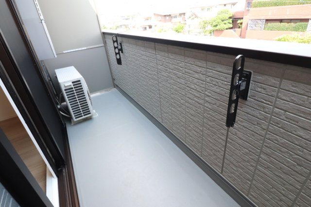 熊本市東区西原２丁目のアパートのバルコニー