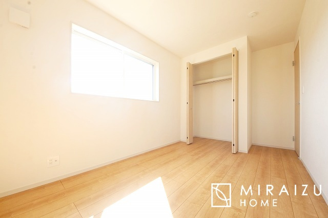 【寝室】 | 平日・休日問わず、いつでもご見学が出来ます♪☆実際に見て、触れて感じる安心のお住まい探しを体験して下さい♪☆物件情報だけでなく、地域の特色などなどエリア情報もお伝え出来たら嬉しいです♪