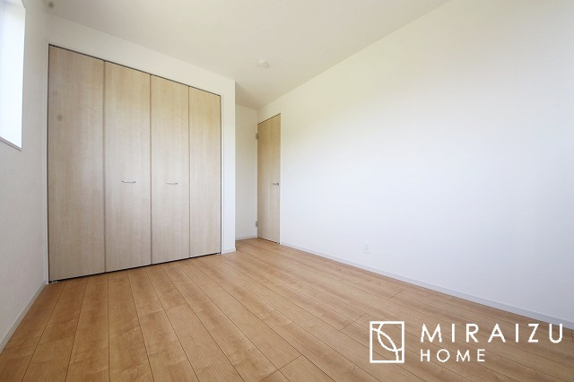 【子供部屋】 | 日当たりの良いお家は嬉しいですよね。それぞれ価値観が分かれる箇所です、実際に内覧して日当たりの心地よさをご体感下さいね♪